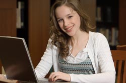 Laptop-Girl-BB Laptop-Girl-BB